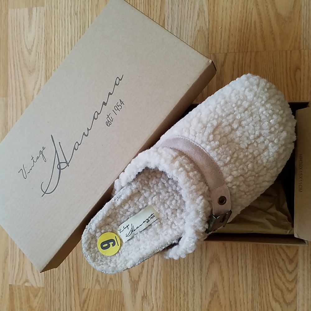 VINTAGE HAVANA Ricky Fuzzy Wooly Shoes Slippers Mules. Comfy and Cozy